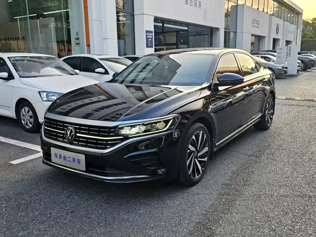 Volkswagen Passat — фото 1
