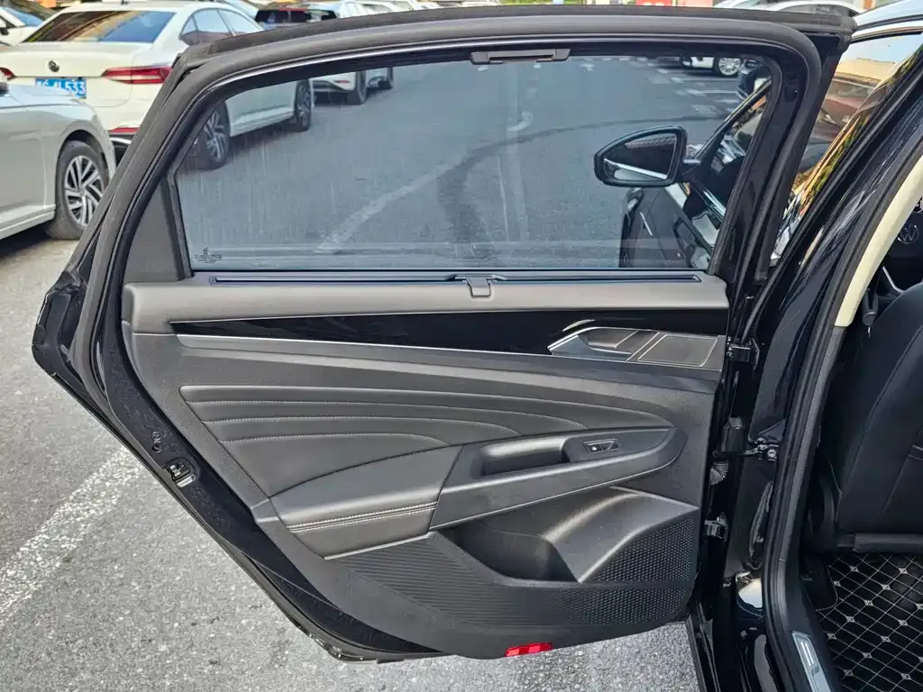 Volkswagen Passat — фото 9
