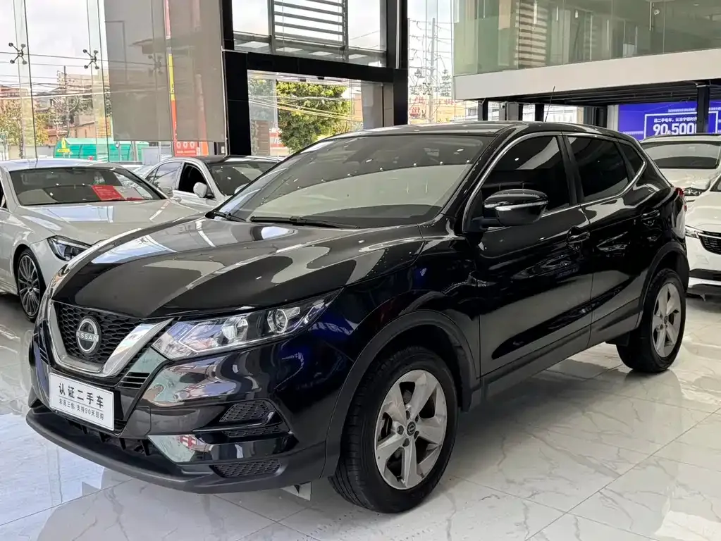 Nissan Qashqai — фото 1