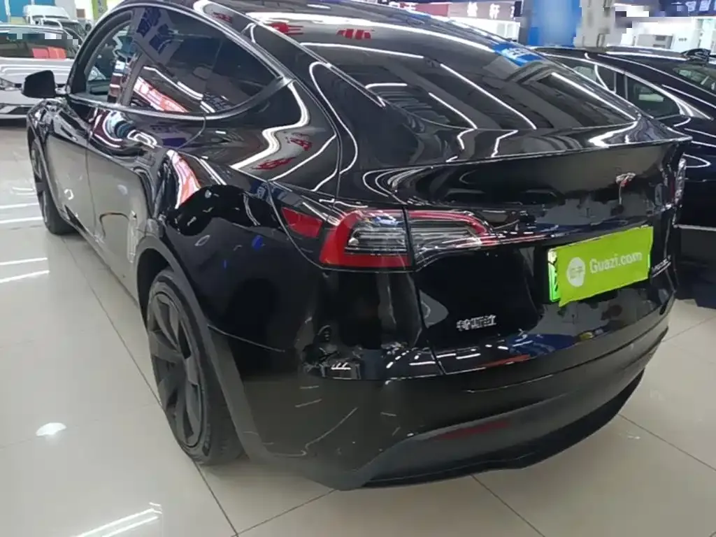 Tesla Model Y — фото 4