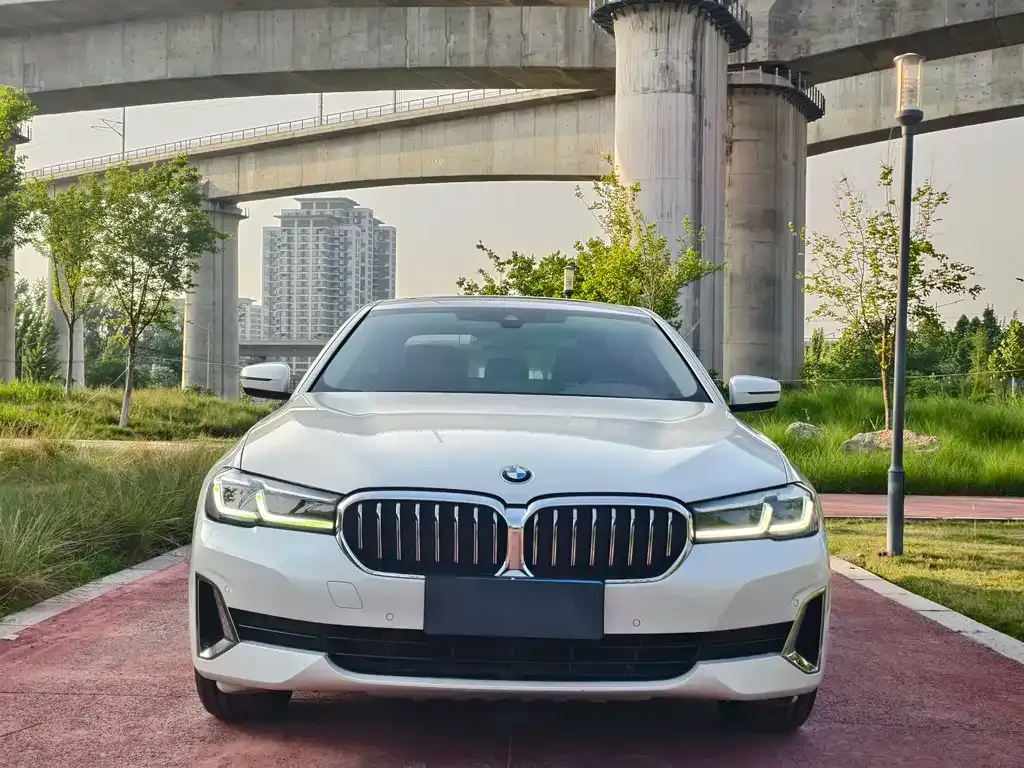 BMW 5 Series — фото 5