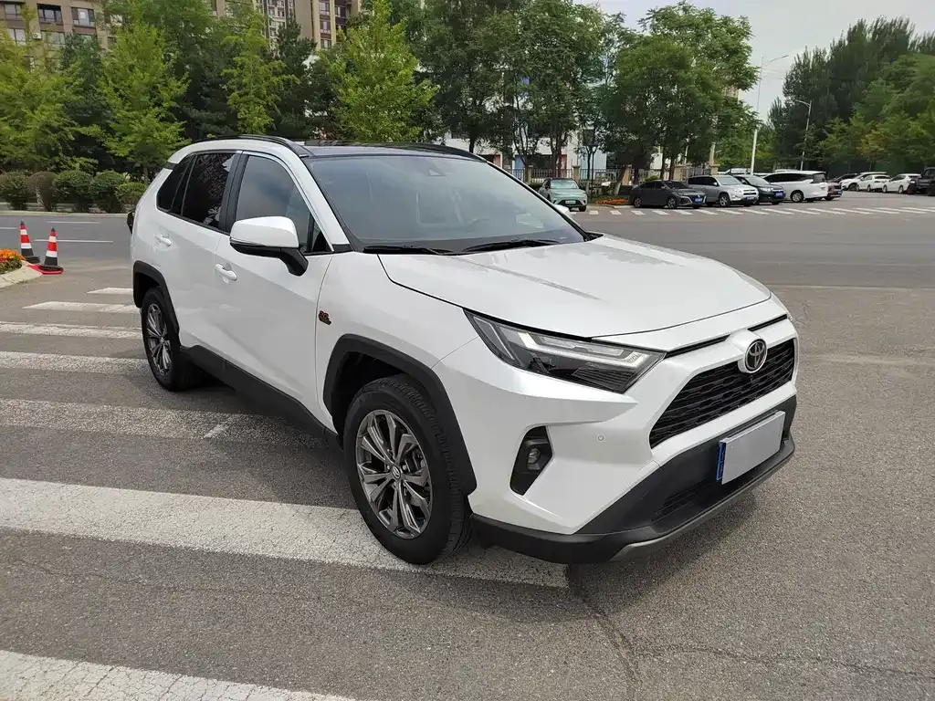 Toyota RAV4 — фото 4
