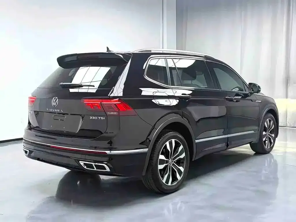 Volkswagen Tiguan L — фото 8