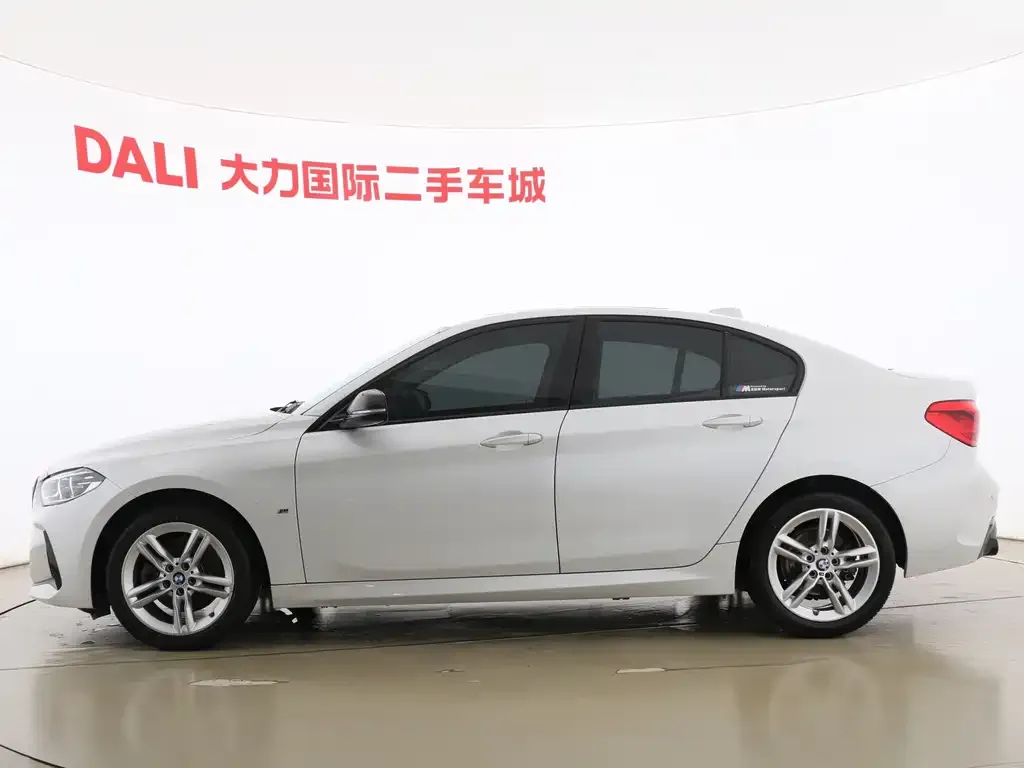 BMW 1 Series 2021 из CN, фото 9