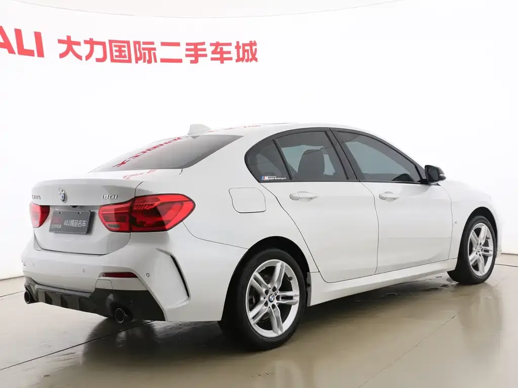 BMW 1 Series 2021 из CN, фото 4