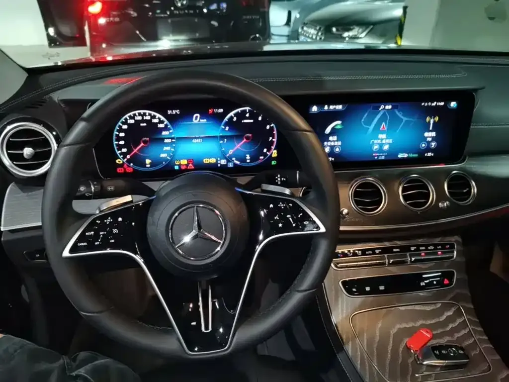 Mercedes-Benz E-Class — фото 10