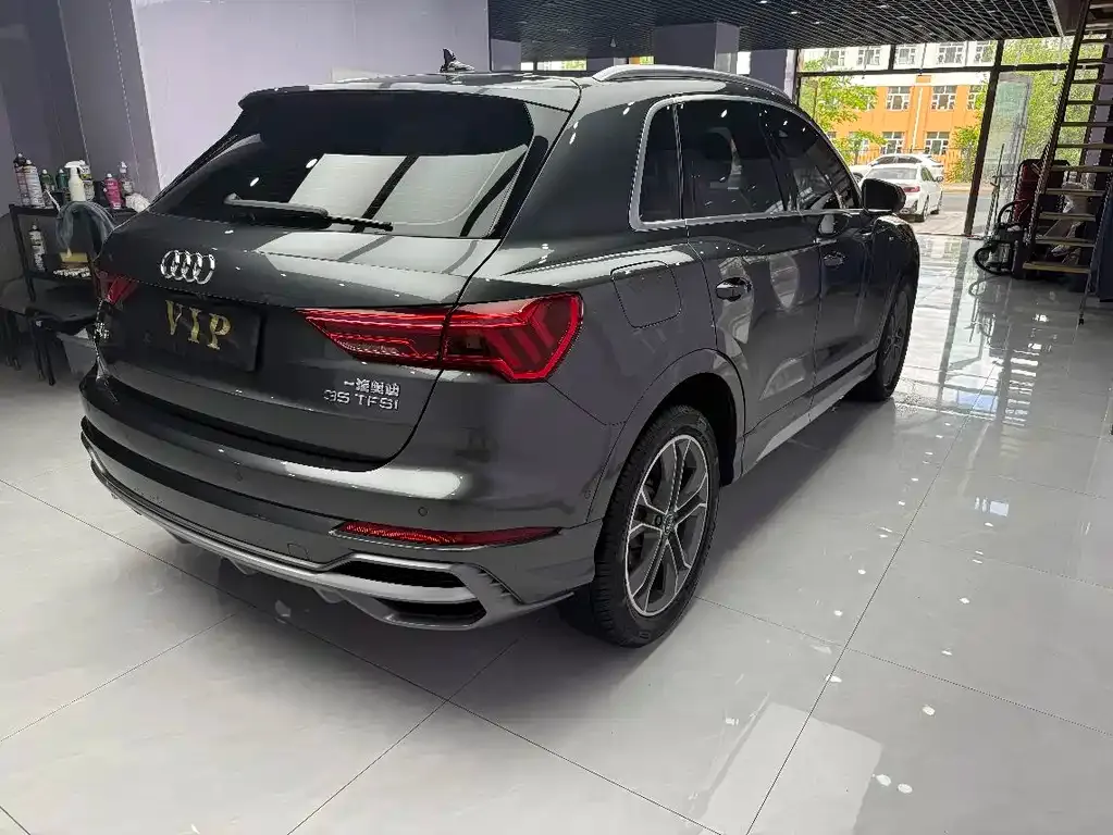 Audi Q3 — фото 10