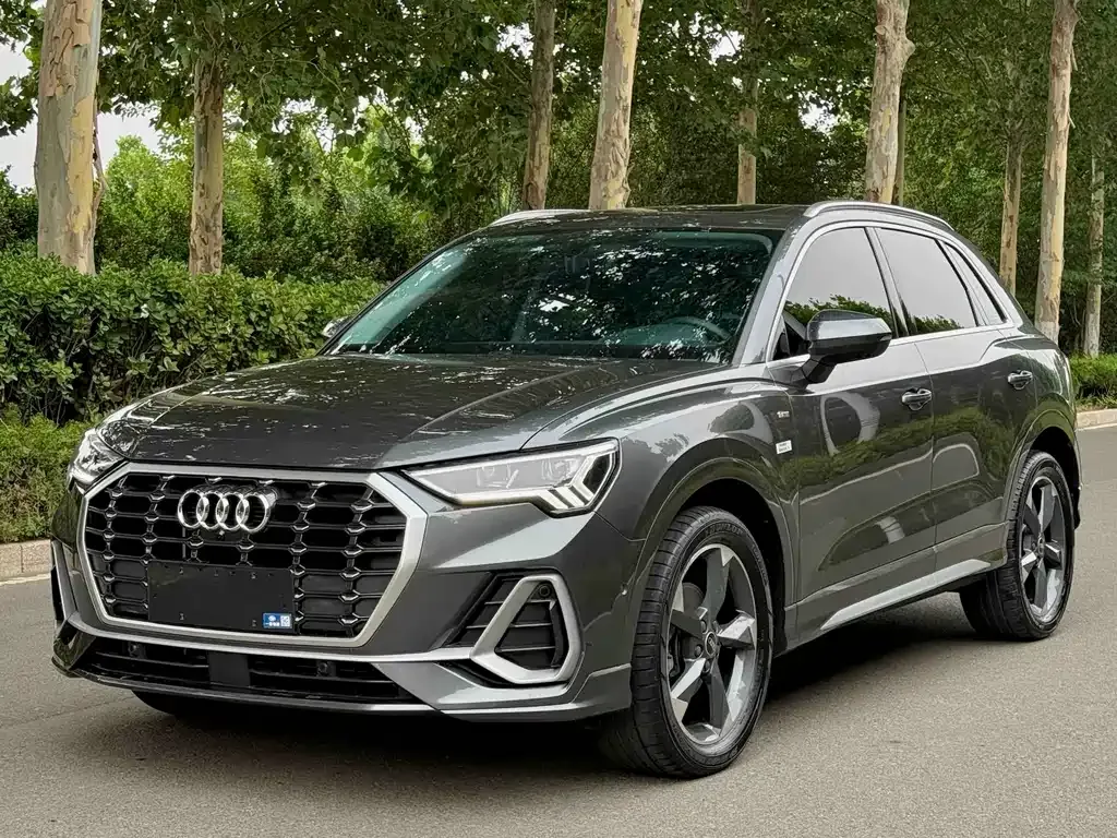 Audi Q3 — фото 1
