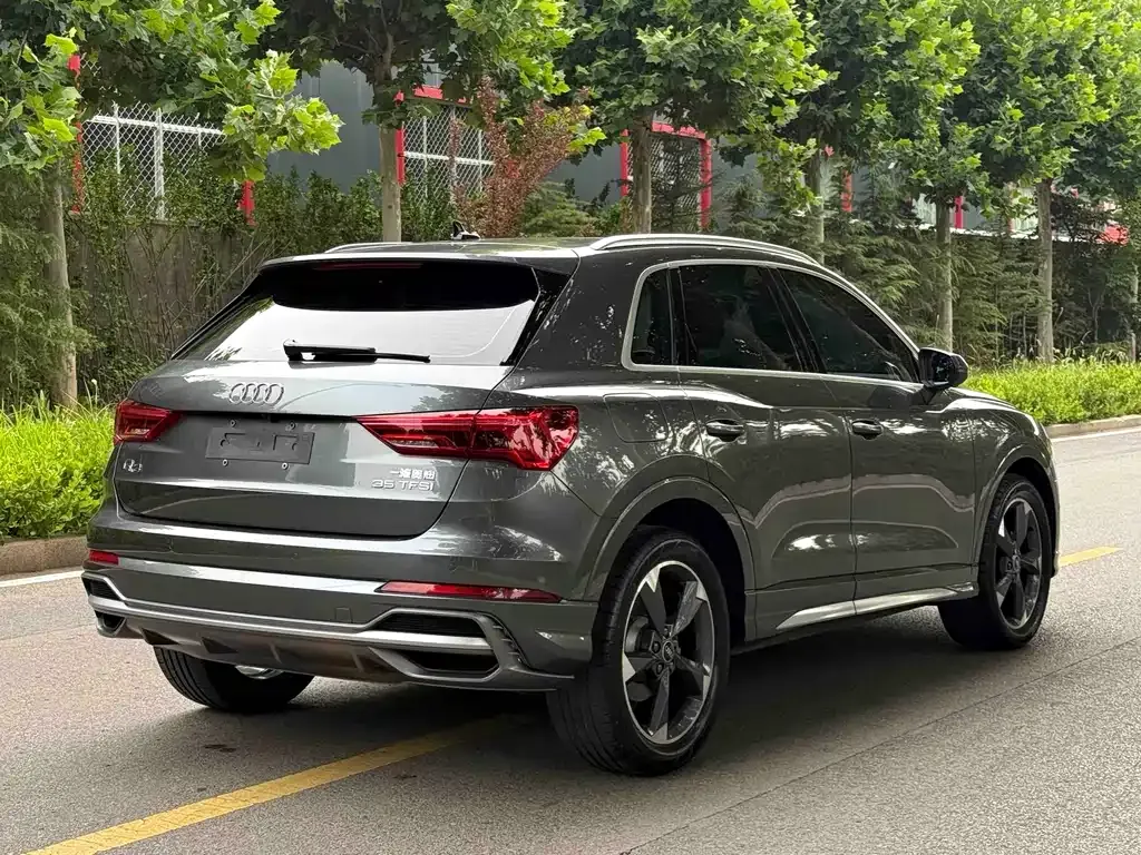 Audi Q3 — фото 10