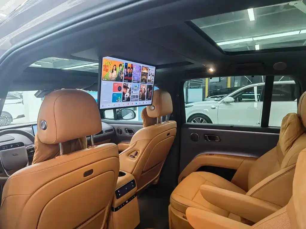 Li Auto i8 — фото 9