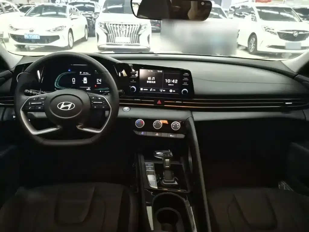 Hyundai Elantra 2024 из CN, фото 2