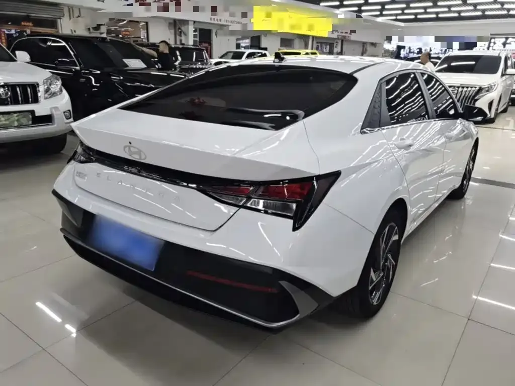 Hyundai Elantra 2024 из CN, фото 3