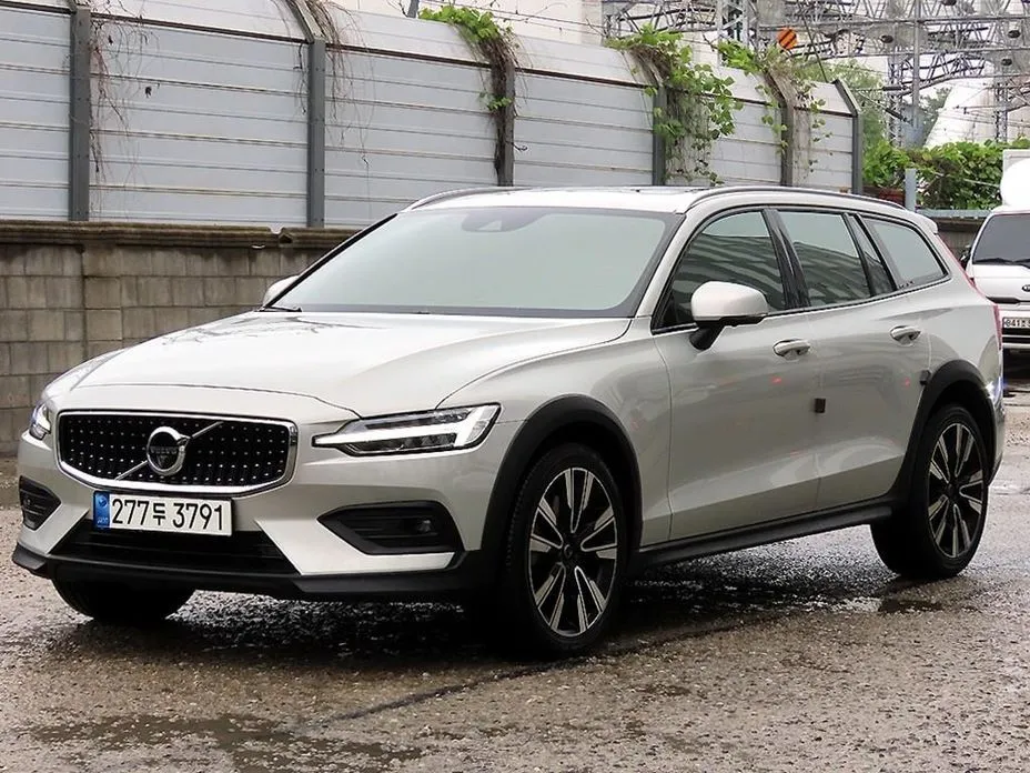 Volvo V60 2022 из KR, фото 8