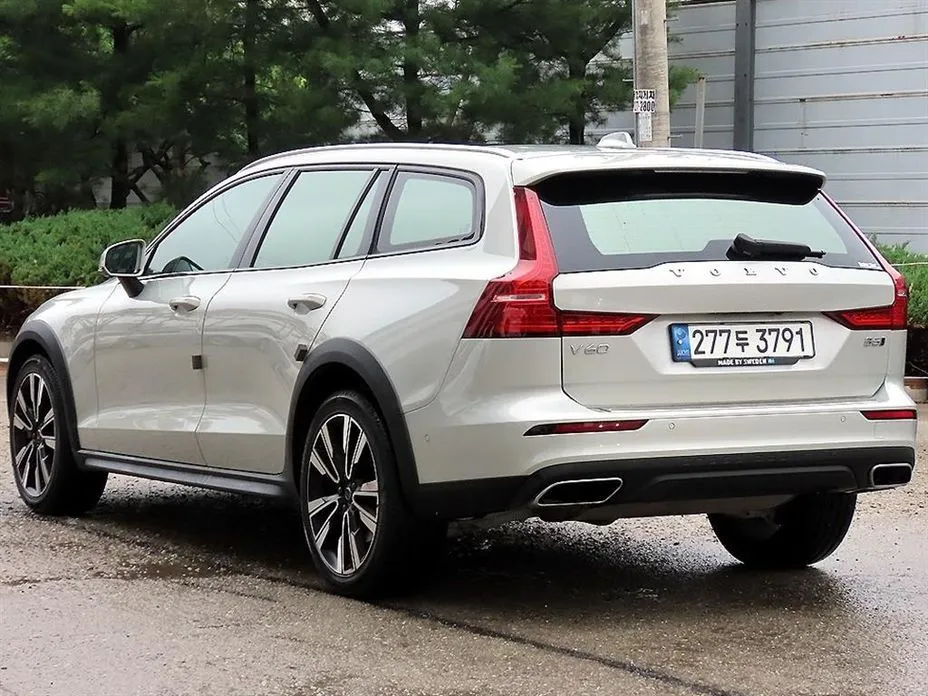 Volvo V60 2022 из KR, фото 9