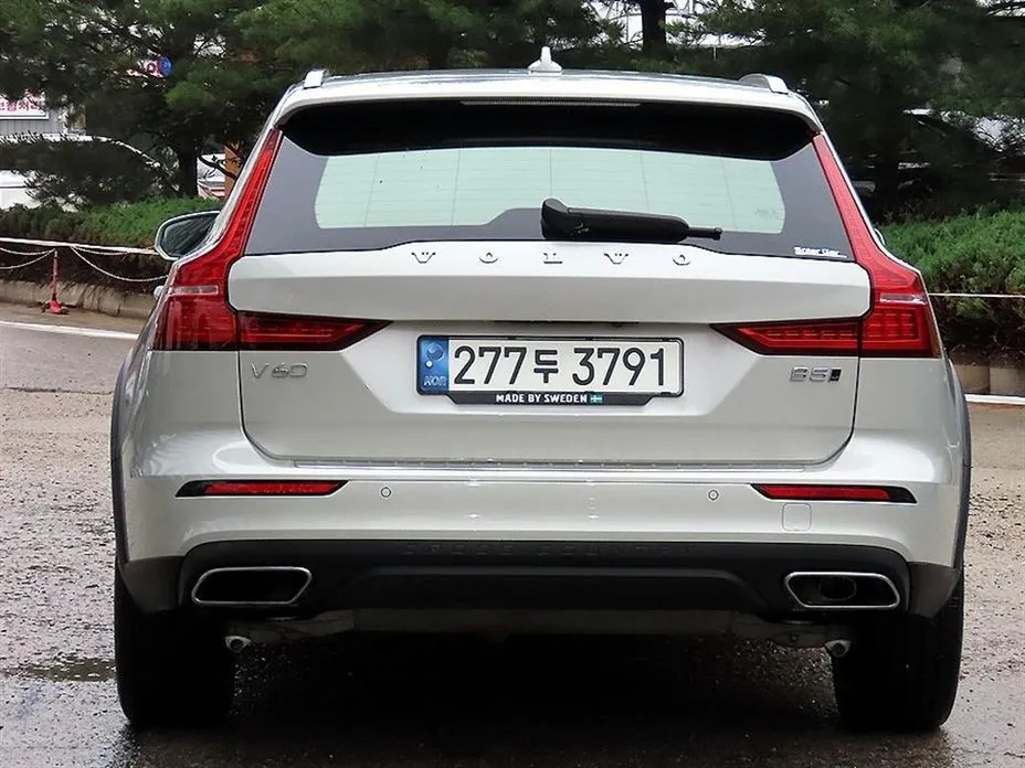 Volvo V60 2022 из KR, фото 3