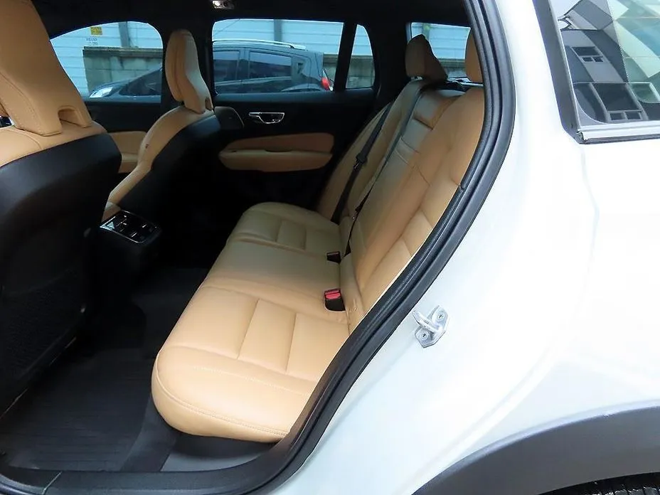 Volvo V60 2022 из KR, фото 5