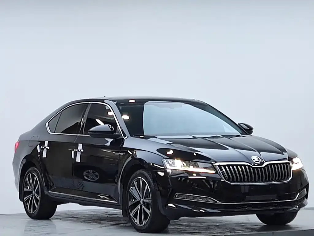 Skoda Superb — фото 5