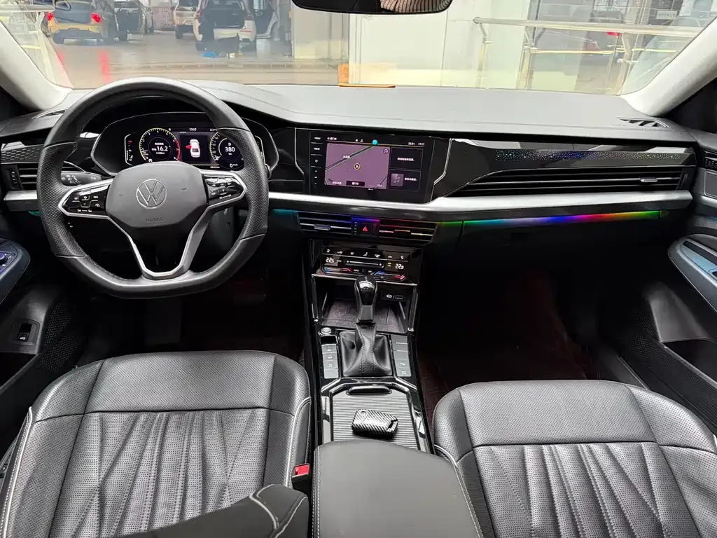 Volkswagen Passat — фото 7