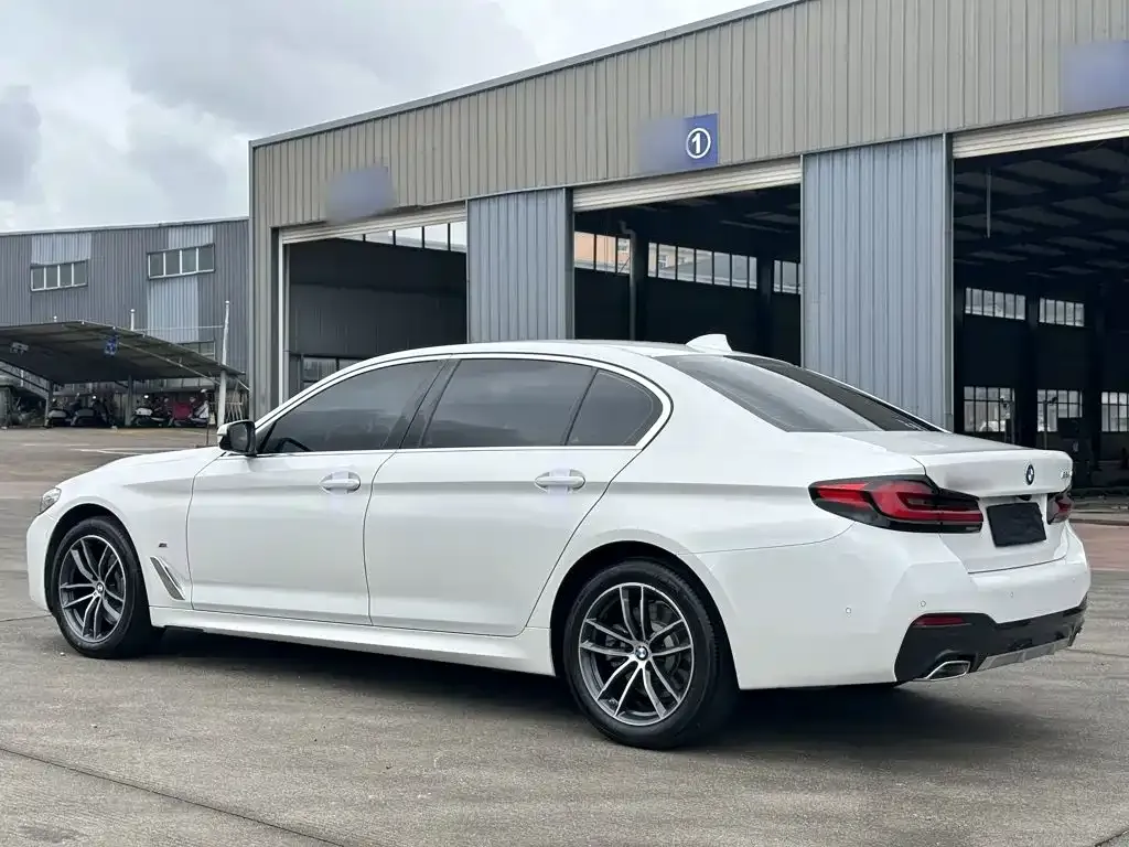 BMW 5 Series — фото 3