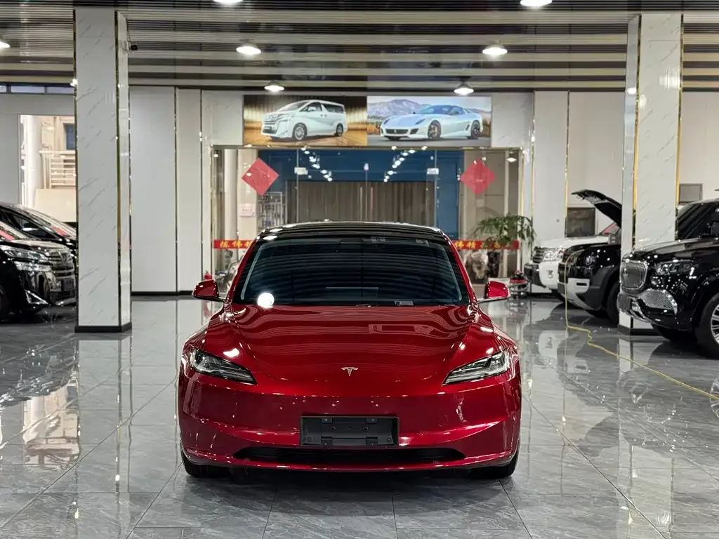 Tesla Model 3 — фото 8