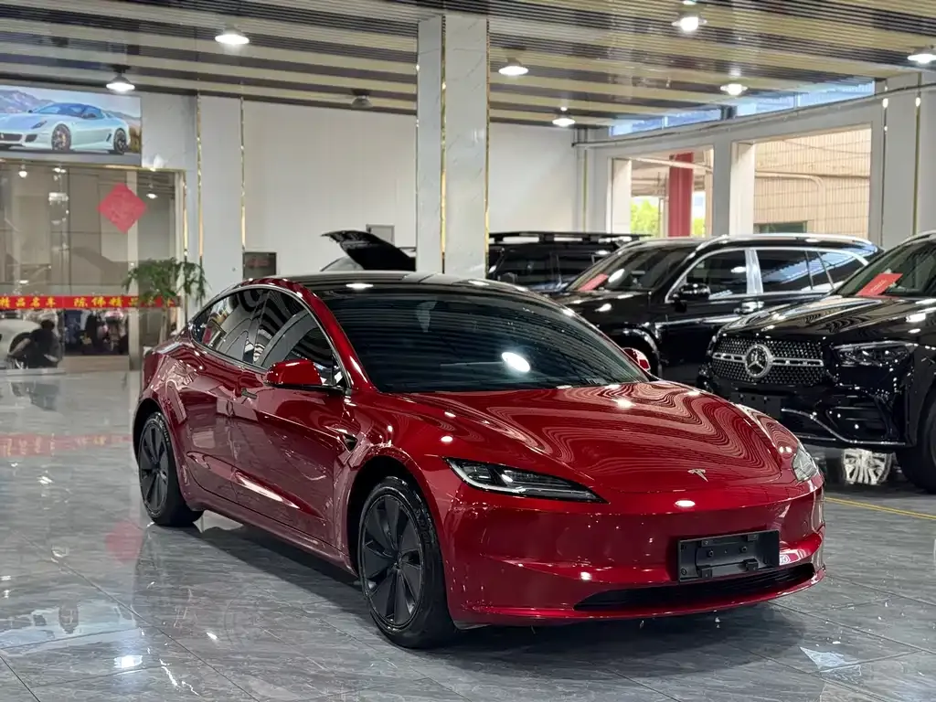 Tesla Model 3 — фото 7