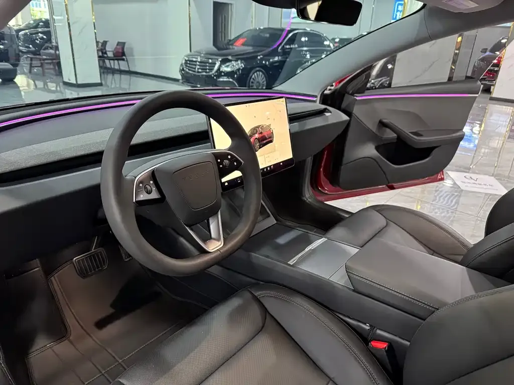 Tesla Model 3 — фото 10
