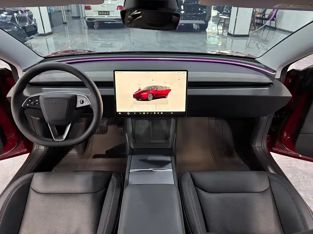 Tesla Model 3 — фото 9