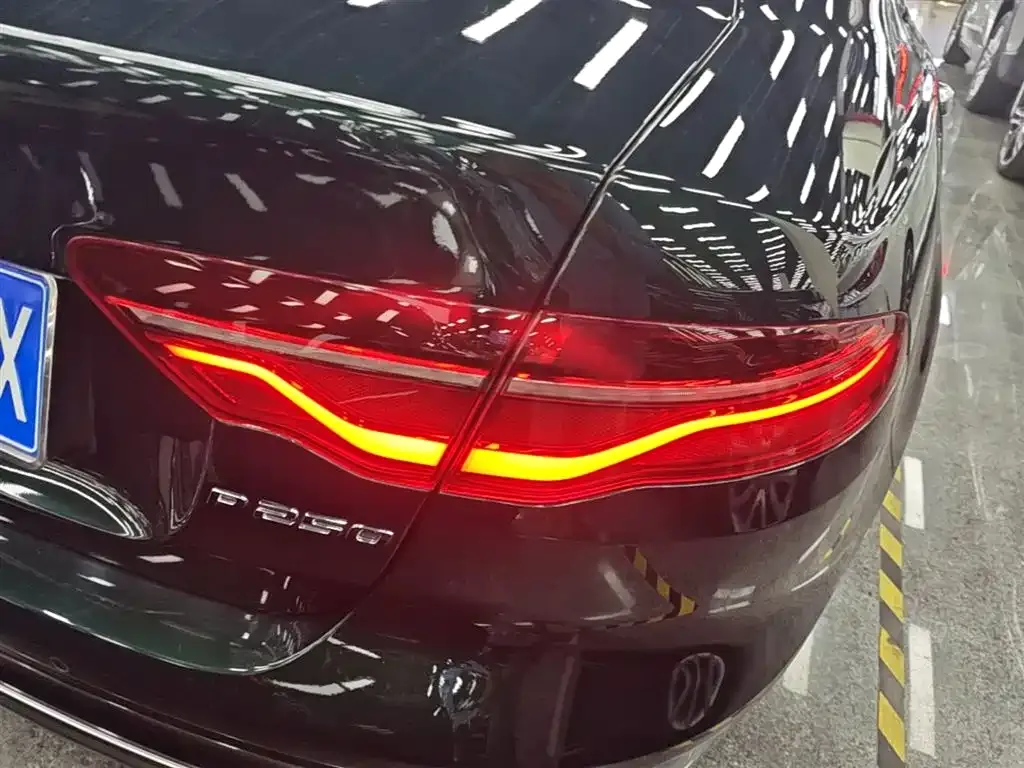 Jaguar XEL — фото 2