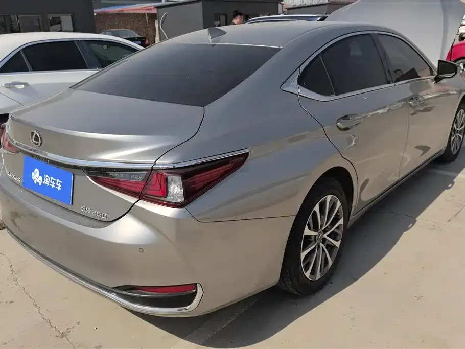 Lexus ES — фото 9