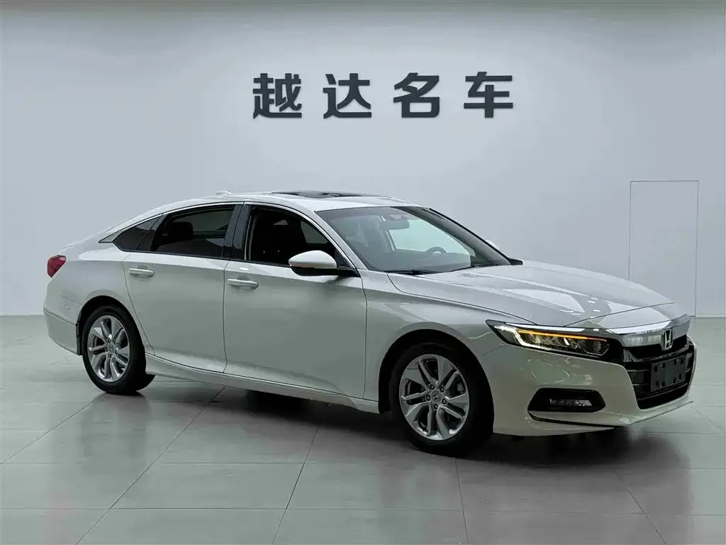 Honda Accord — фото 8