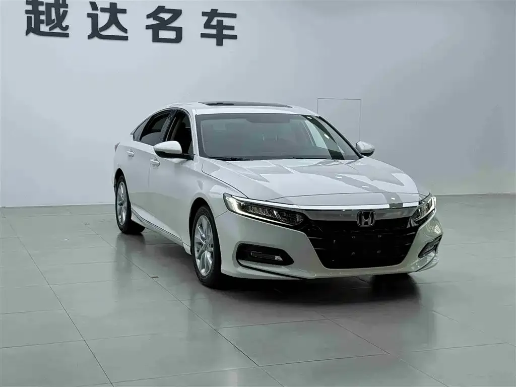 Honda Accord — фото 10