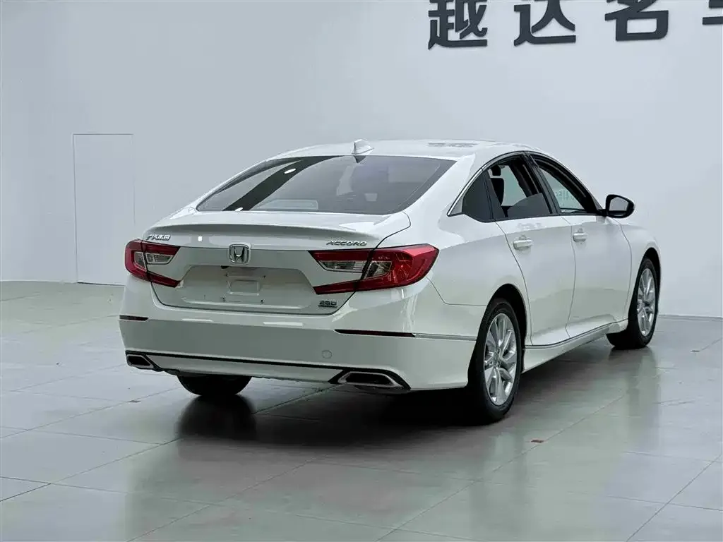 Honda Accord — фото 6