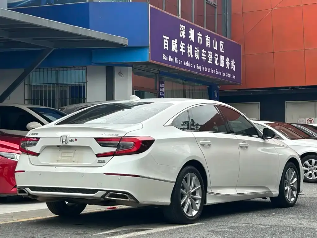 Honda Accord — фото 3