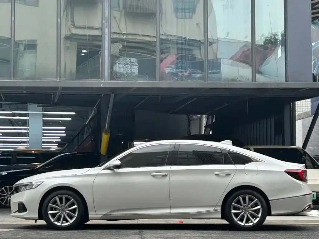 Honda Accord — фото 6