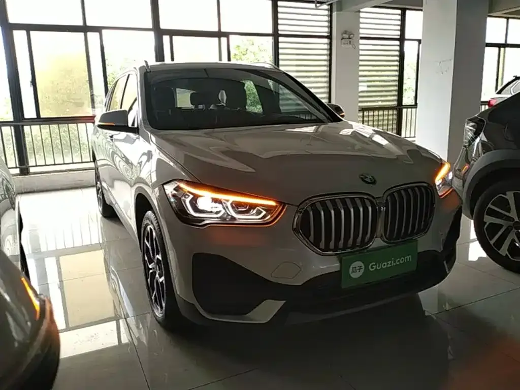 BMW X1 — фото 5