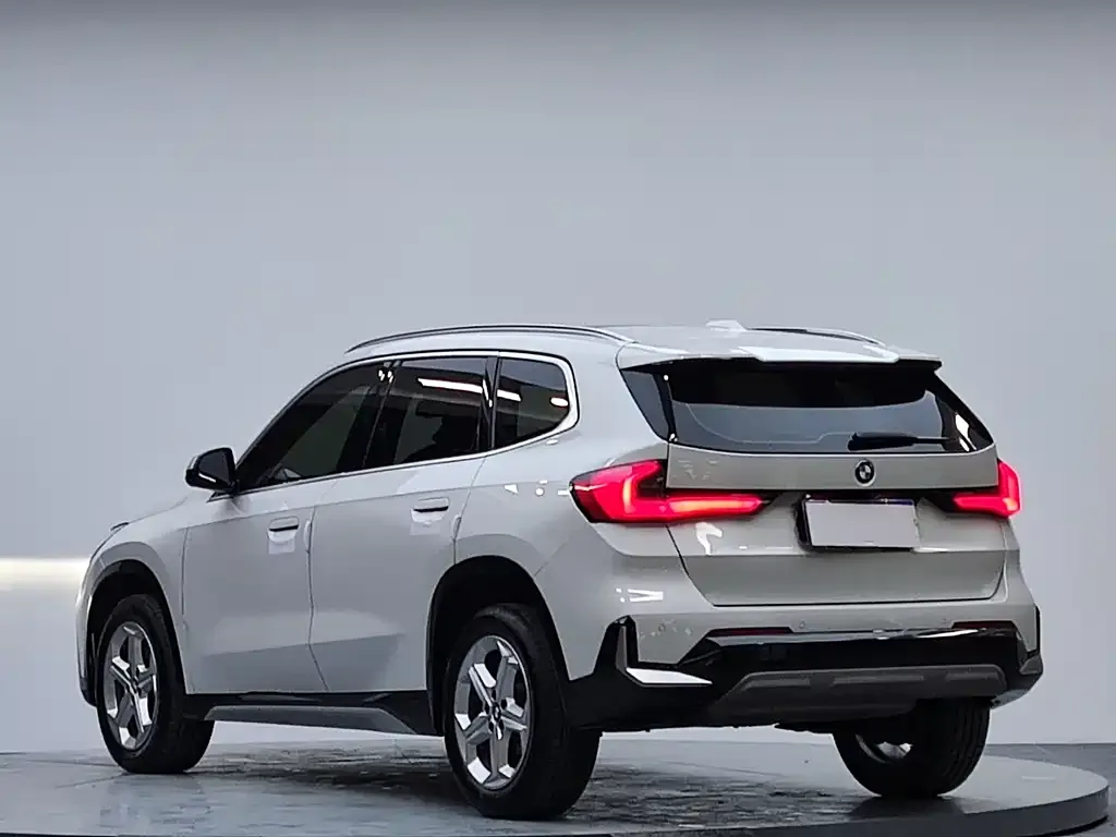 BMW X1 — фото 5