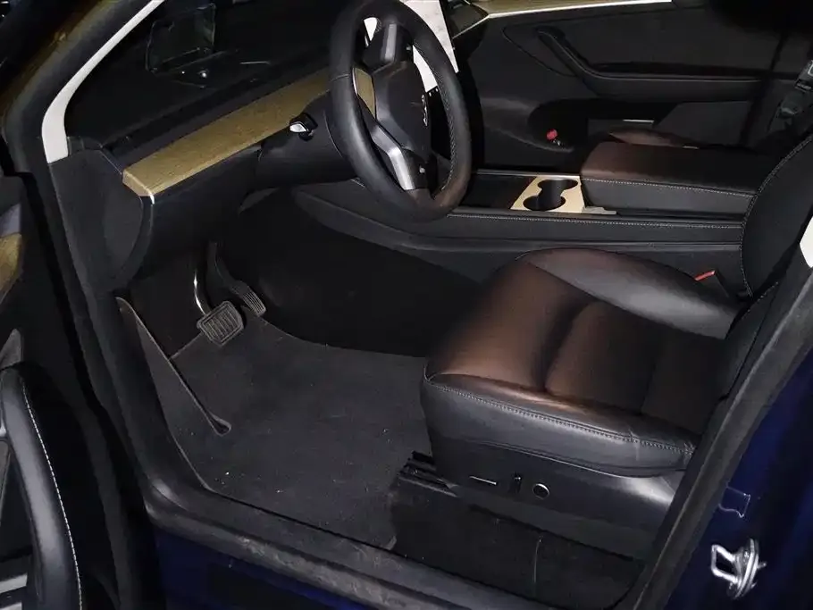 Tesla Model Y — фото 4