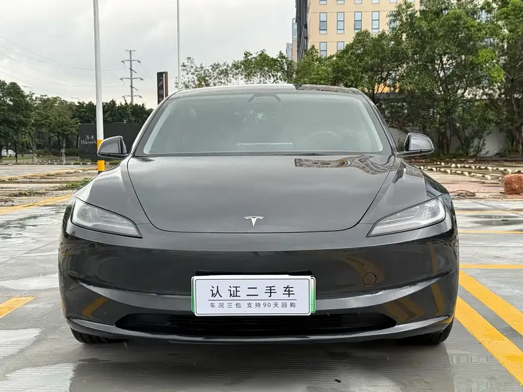 Tesla Model 3 — фото 10