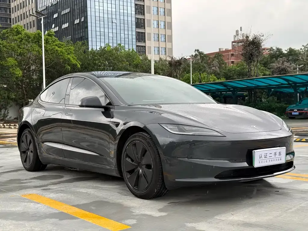Tesla Model 3 — фото 4