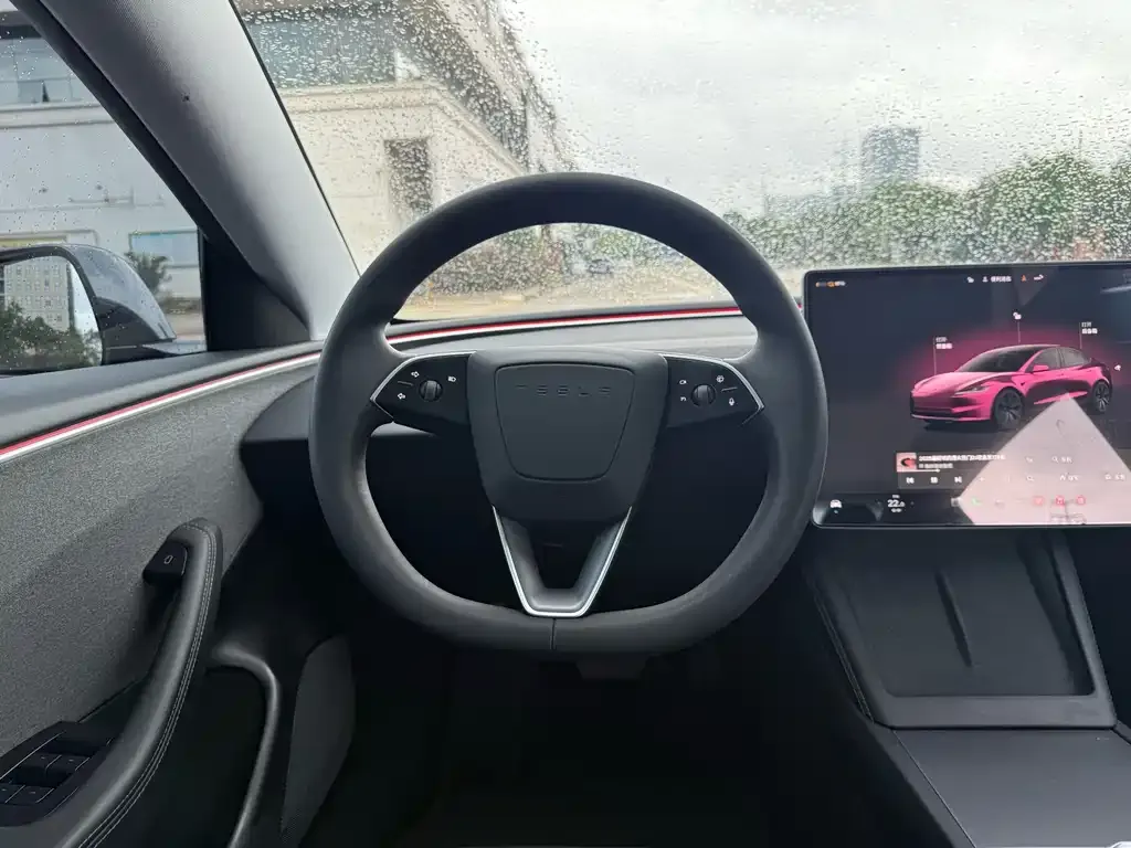 Tesla Model 3 — фото 2