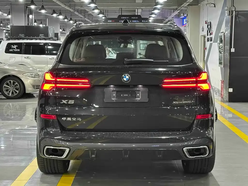 BMW X5 — фото 8