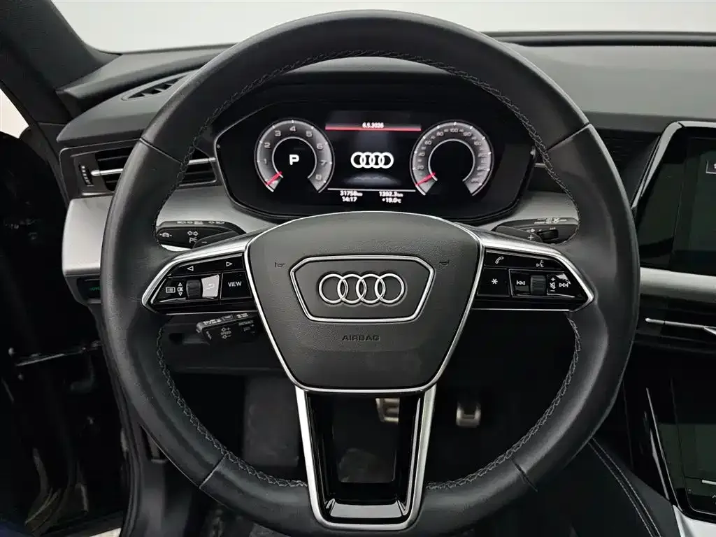 Audi Q6 — фото 6