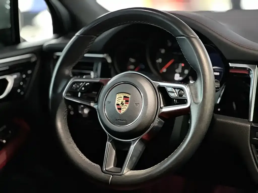 Porsche Macan — фото 6
