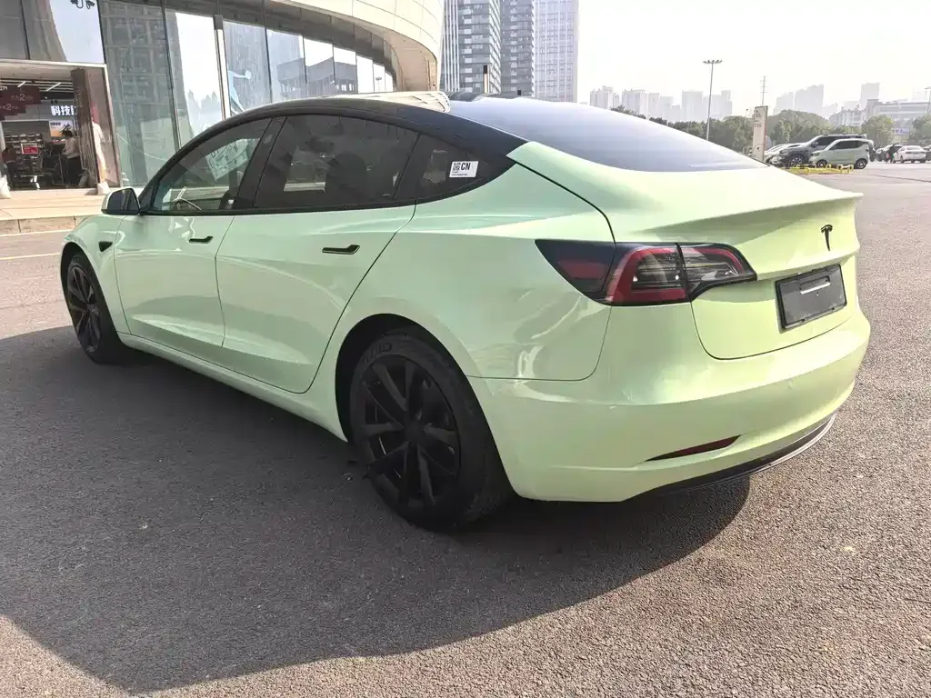 Tesla Model 3 — фото 3