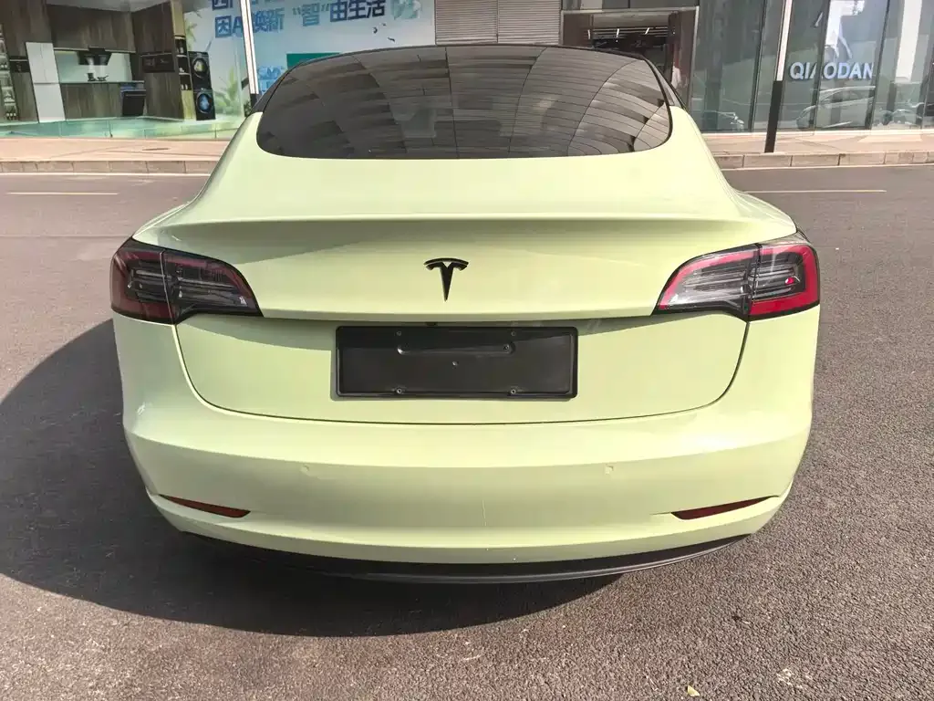 Tesla Model 3 — фото 4