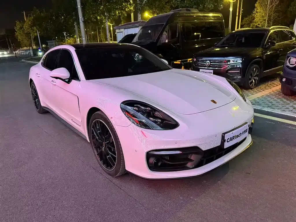 Porsche Panamera — фото 1