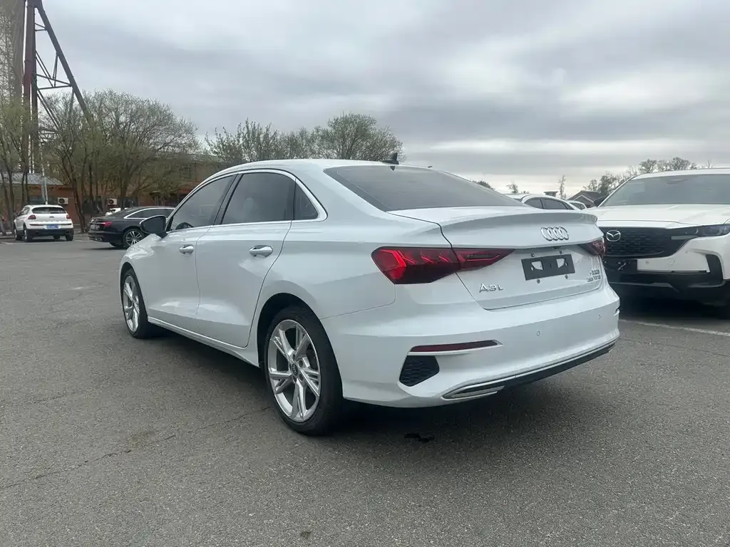 Audi A3 — фото 1