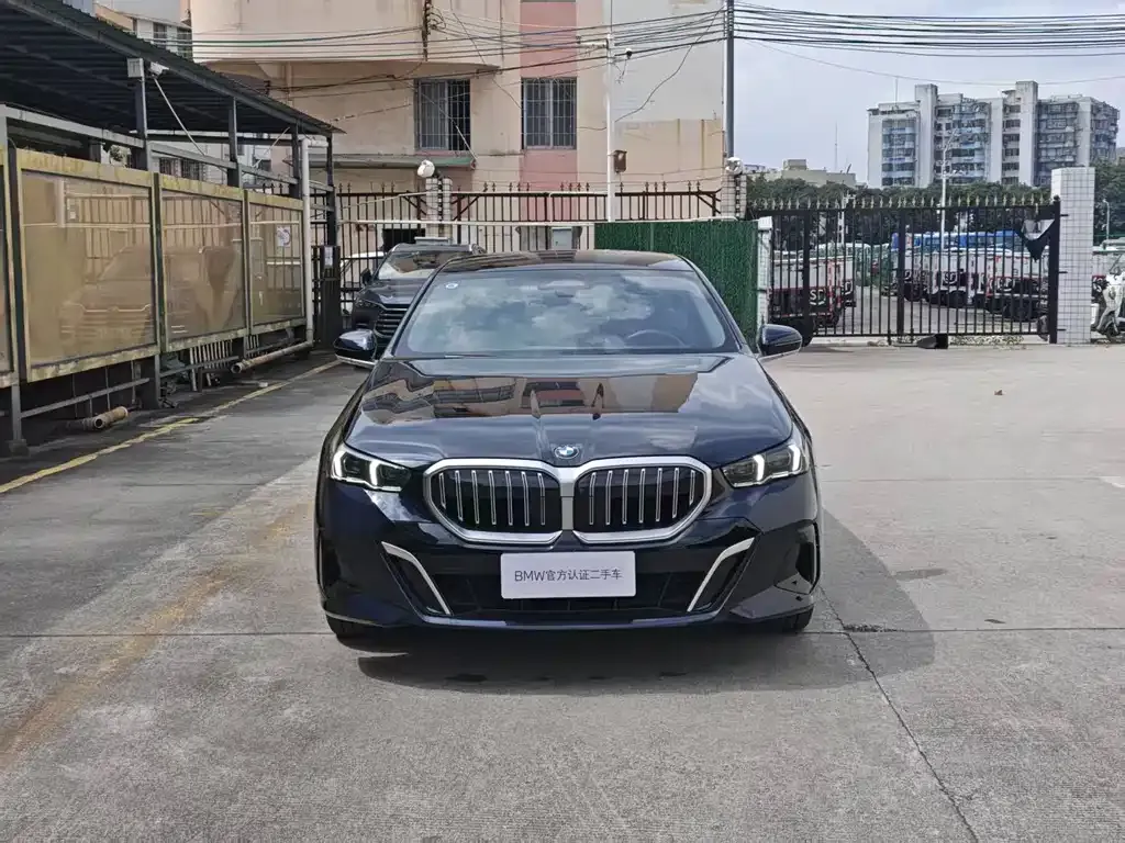 BMW 5 Series — фото 2