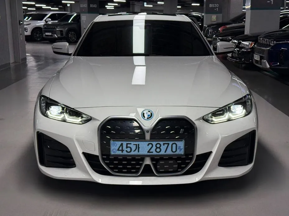 BMW i4