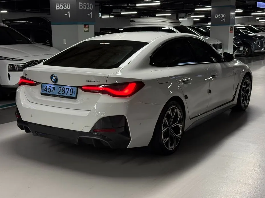 BMW i4 2022 из KR, фото 4